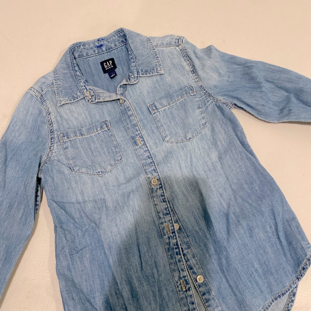 Gap long sleeve button down size 5!